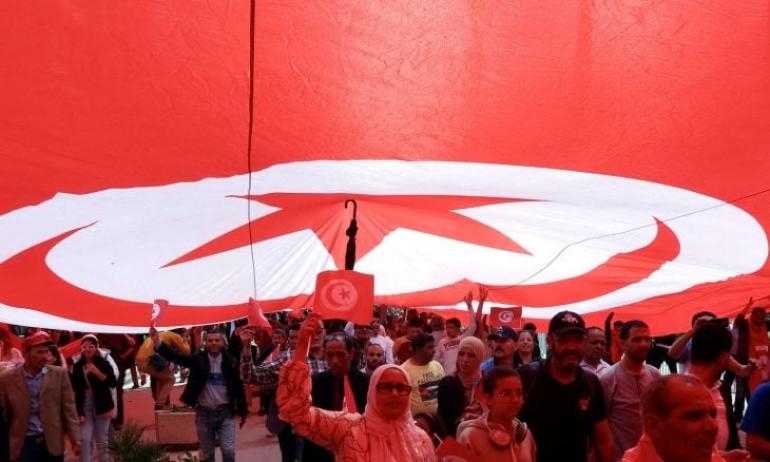 تجميد نشاط الرابطة التونسية لحقوق الإنسان يثير جدلا سياسيا وحقوقيا واسعا في تونس