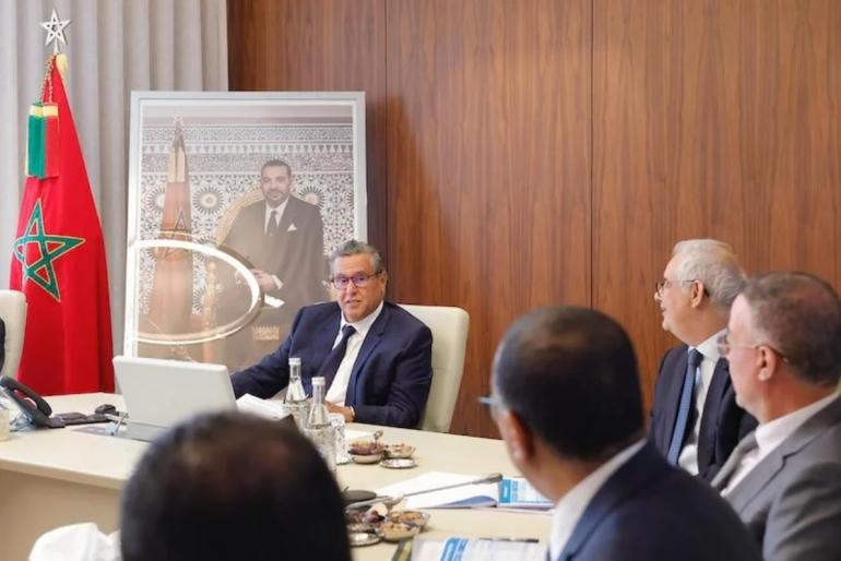 أخنوش يعقد اجتماع مع لجنة قيادة برنامج الماء