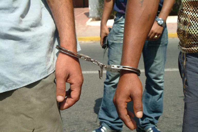 توقيف شخصين للاشتباه في تورطهما في حيازة مخدر الشيرا والاتجار به واستهلاكه بالداخلة 