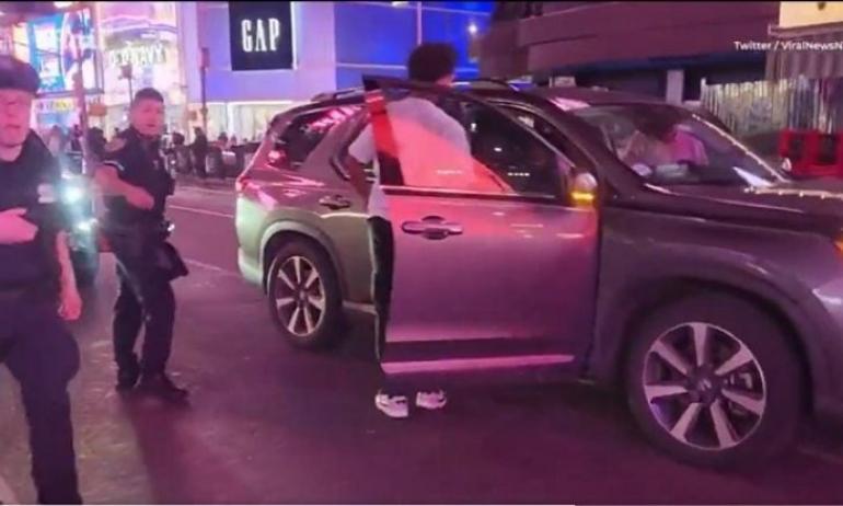 إصابة 3 أشخاص بإطلاق نار بساحة تايمز سكوير في نيويورك