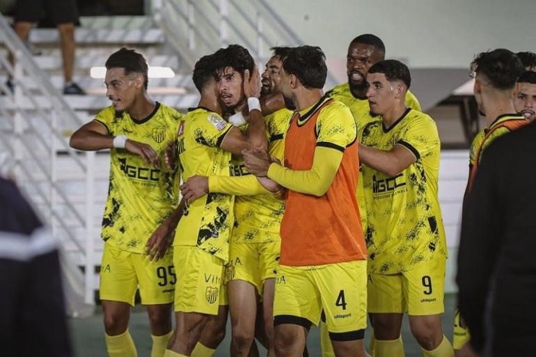 المغرب الفاسي يخطف فوزاً ثميناً من الزمامرة ويتصدر البطولة مؤقتاً