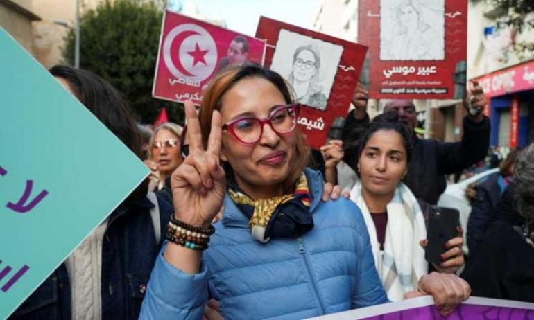 تصاعد الاحتجاجات في تونس بعد توقيف القيادية شيماء عيسى وسط مطالب بإطلاق سراح الموقوفين السياسيين