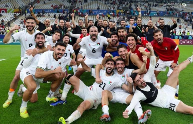 المنتخب الفلسطيني يقترب من إنجاز تاريخي بعد تعادل مثير مع تونس في كأس العرب