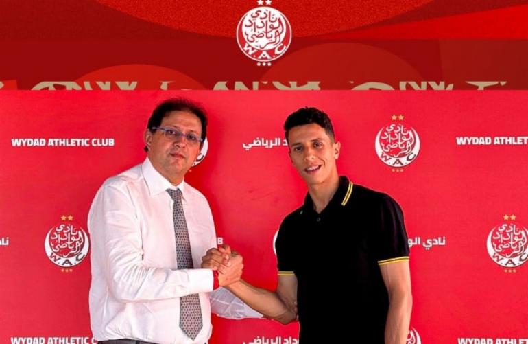 الوداد يحسم صفقة حمزة الواسطي لتعزيز خطه الأمامي لموسمين