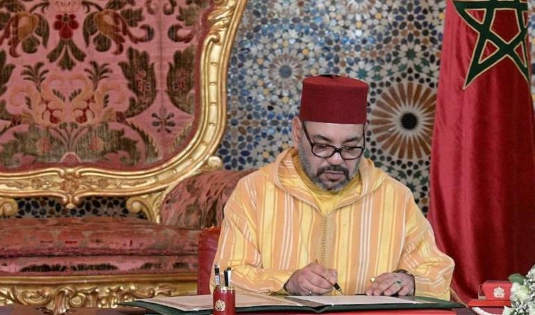 الملك يعزي أسرة اللاعب الدولي السابق أحمد فرس 