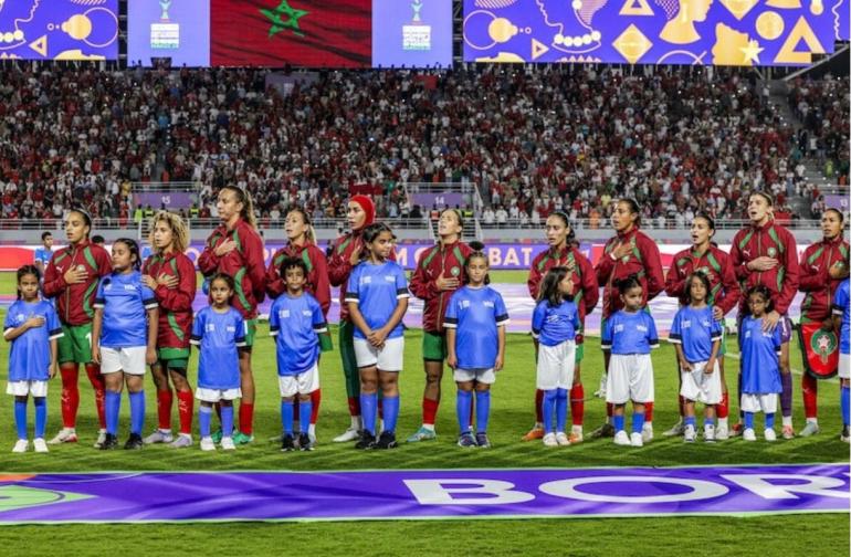 الملك يهنئ المنتخب الوطني النسوي لكرة القدم