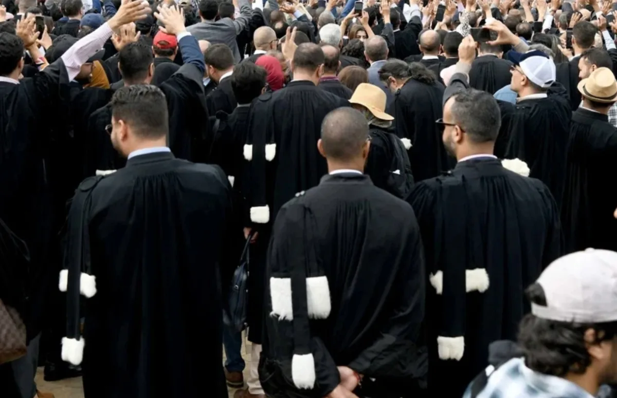إعفاء أساتذة القانون من شهادة الأهلية يمرّ بالإجماع داخل لجنة العدل