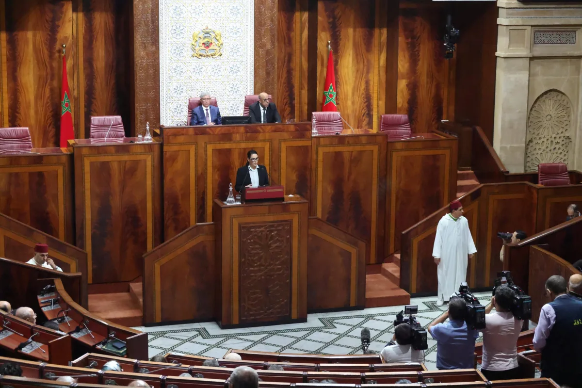 المنصوري تتعهد بتشديد الرقابة على الصفقات العمومية وتجريم الإثراء غير المشروع