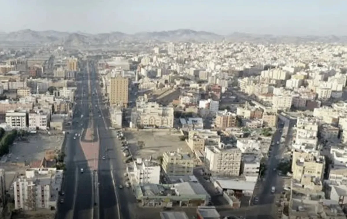 صاروخ كروز يستهدف المدينة المنورة