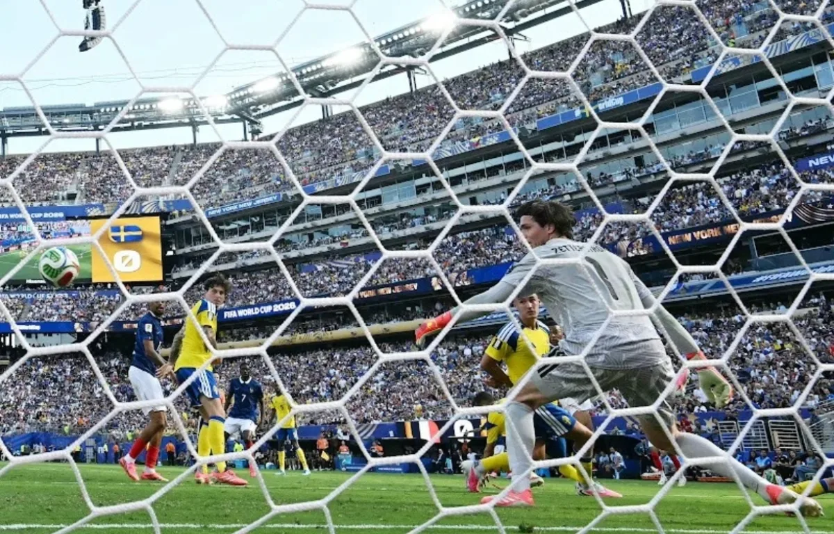 فرنسا تبلغ ثمن نهائي مونديال 2026 بثلاثية في شباك السويد